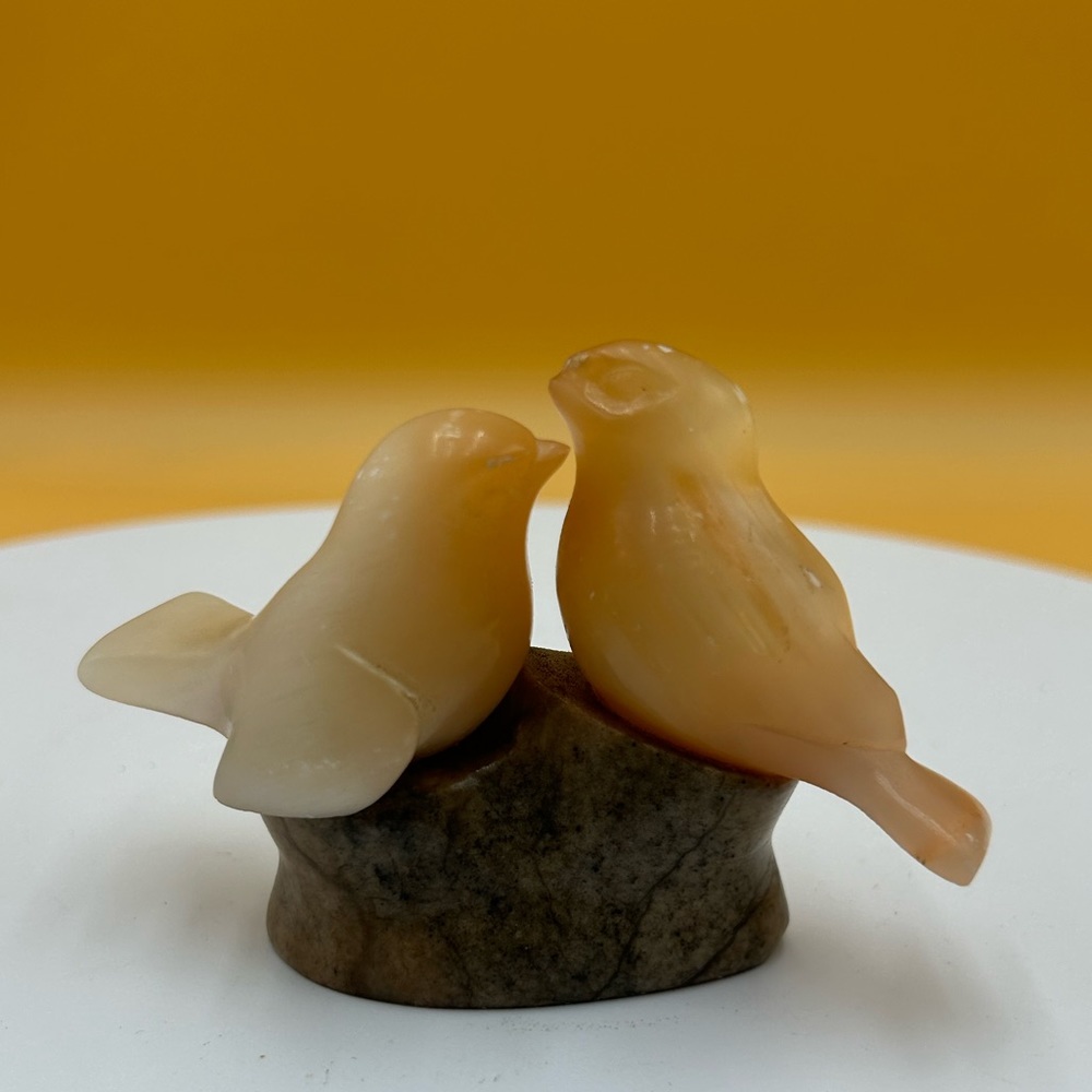 Art Deco Japanese yellow onyx and granite lovebirds carved, vintage bird